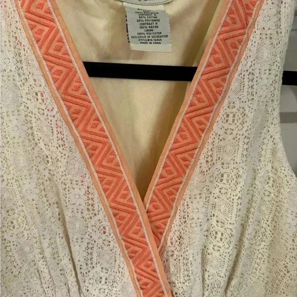 Flying tomatoes maxi dress coral and ivory lace Criss cross front size small - Picture 3 of 11